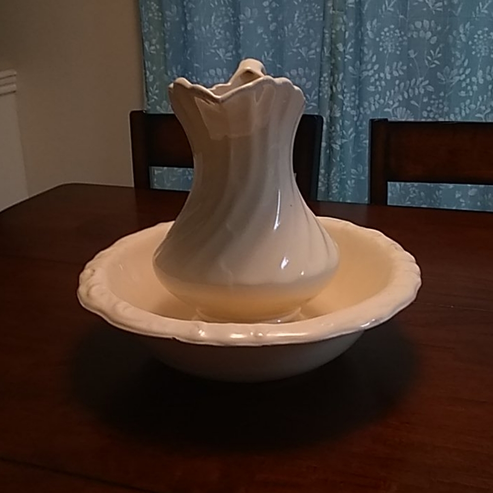 Large. Ceramic  pitcher. And. Bowl
